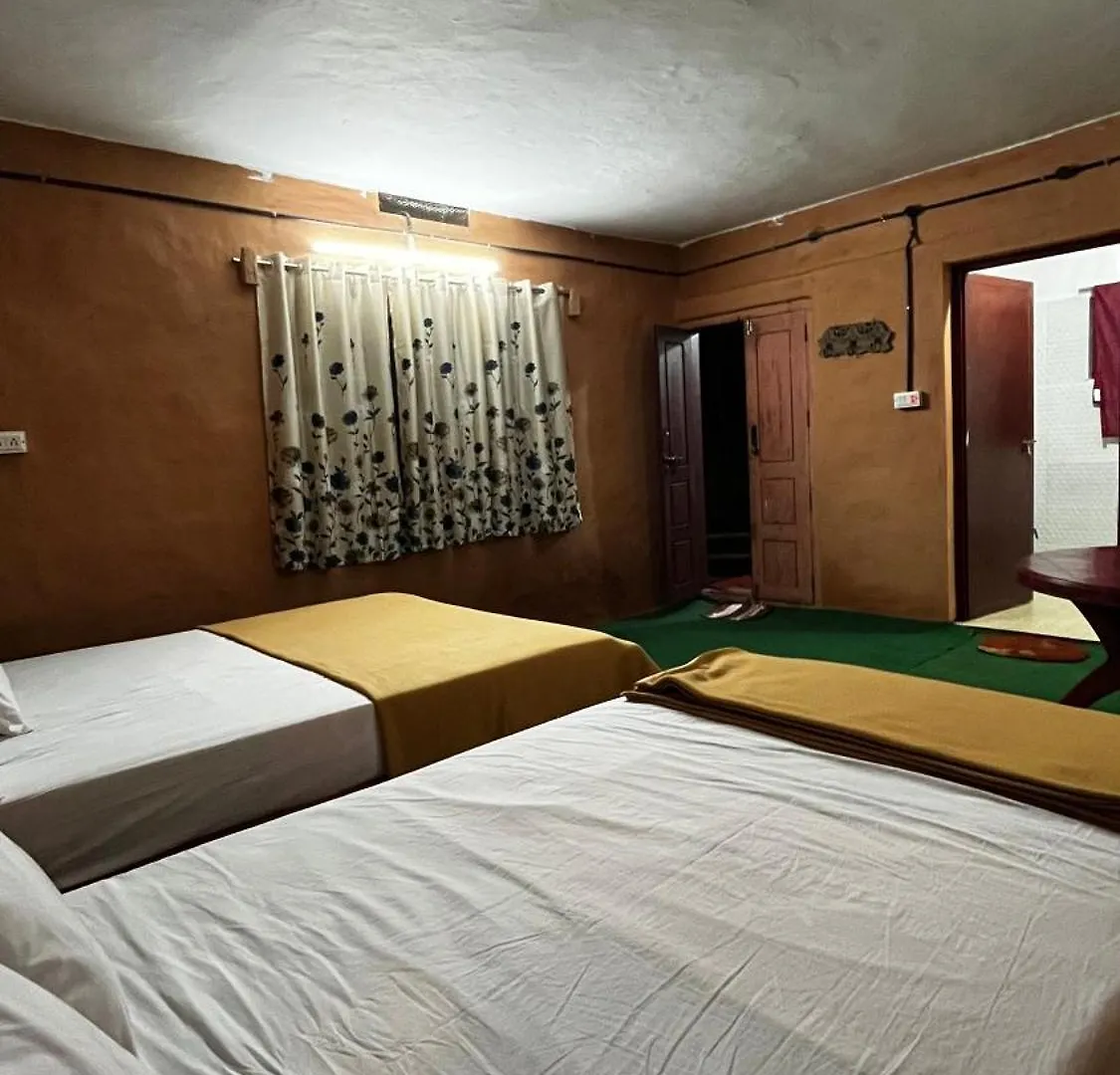 Homestay Fruits Dale Kanthalloor Apartment India